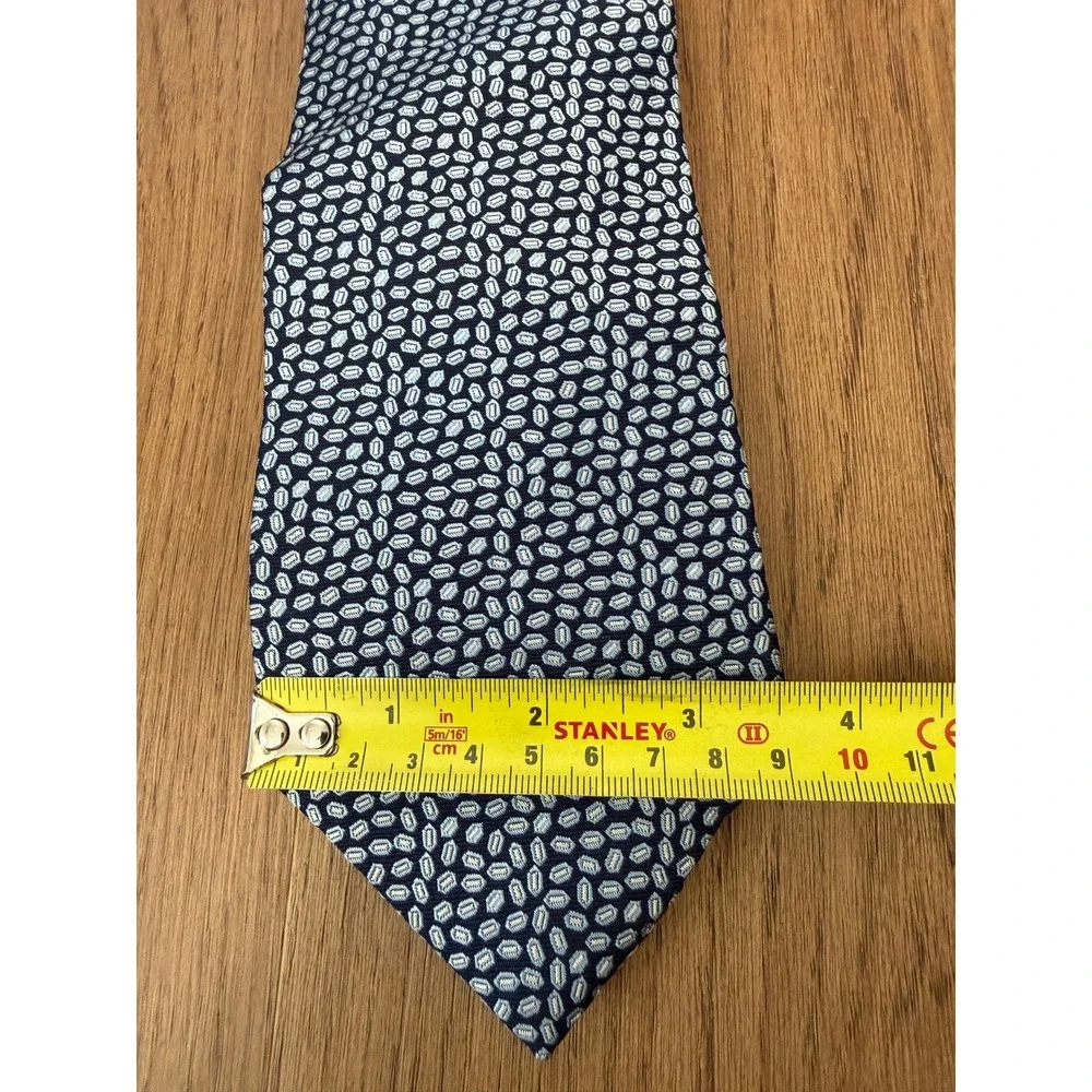 Brooks Brothers Mens Navy Blue Silk Stain Resistant Geometric Necktie Italy NWT